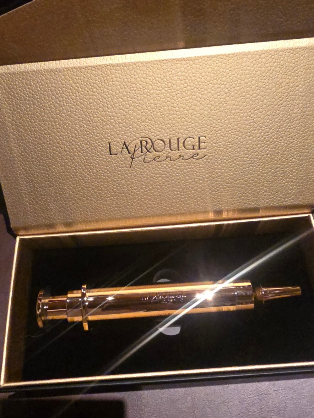La Rouge Pierre Gold Facelift  Syringe Case